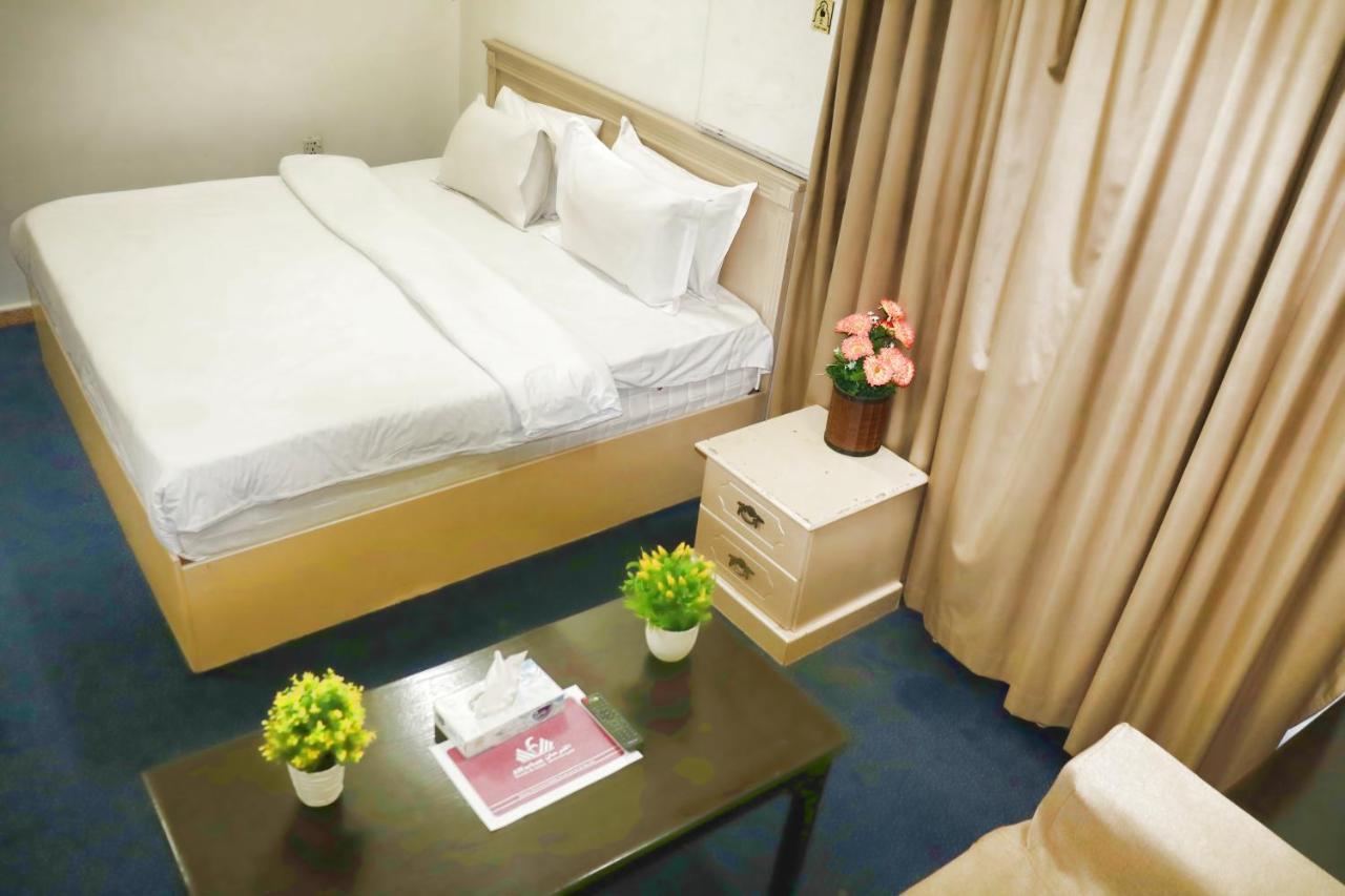 Al Farhan Hotel Suites Riyadh Exterior photo